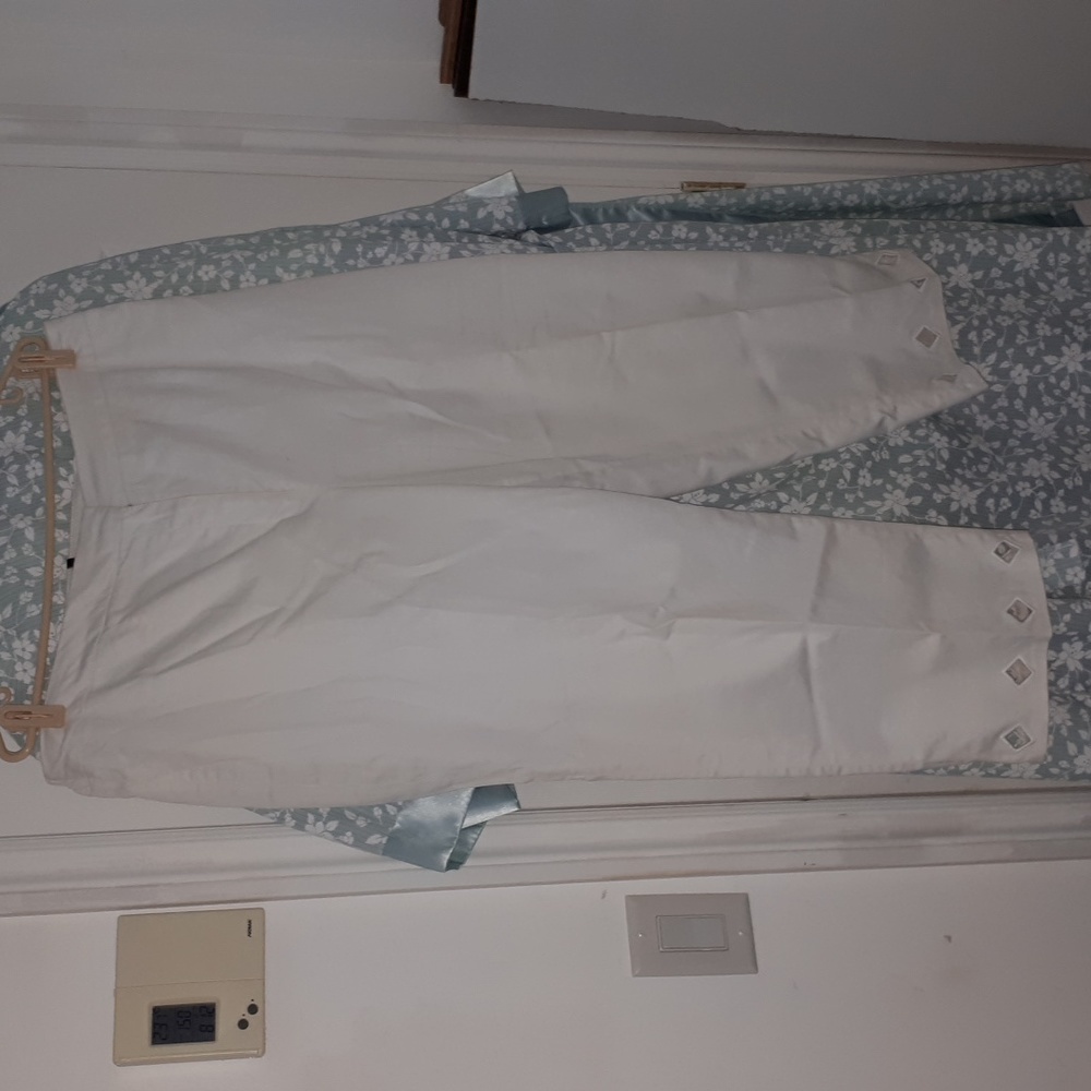Jones & Co White Wide Leg Capris 18 W